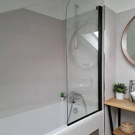 Grand Apartment *